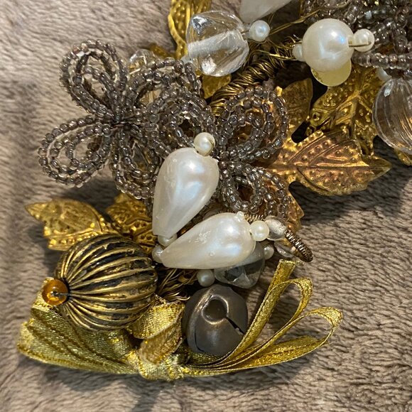 Vintage Decorative Beaded and Gold Colour Metal Grape Leaves Spray 7" - Picture 2 of 3